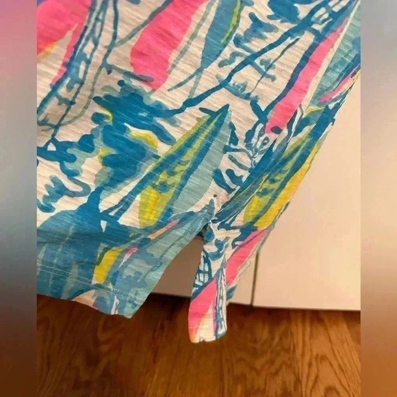Lilly Pulitzer Meredith Tee Beach and Bae sailboat print - Picture 5 of 8